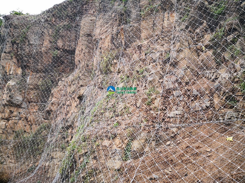 云南省巧家縣小河鎮(zhèn)地質(zhì)災(zāi)害邊坡治理工程